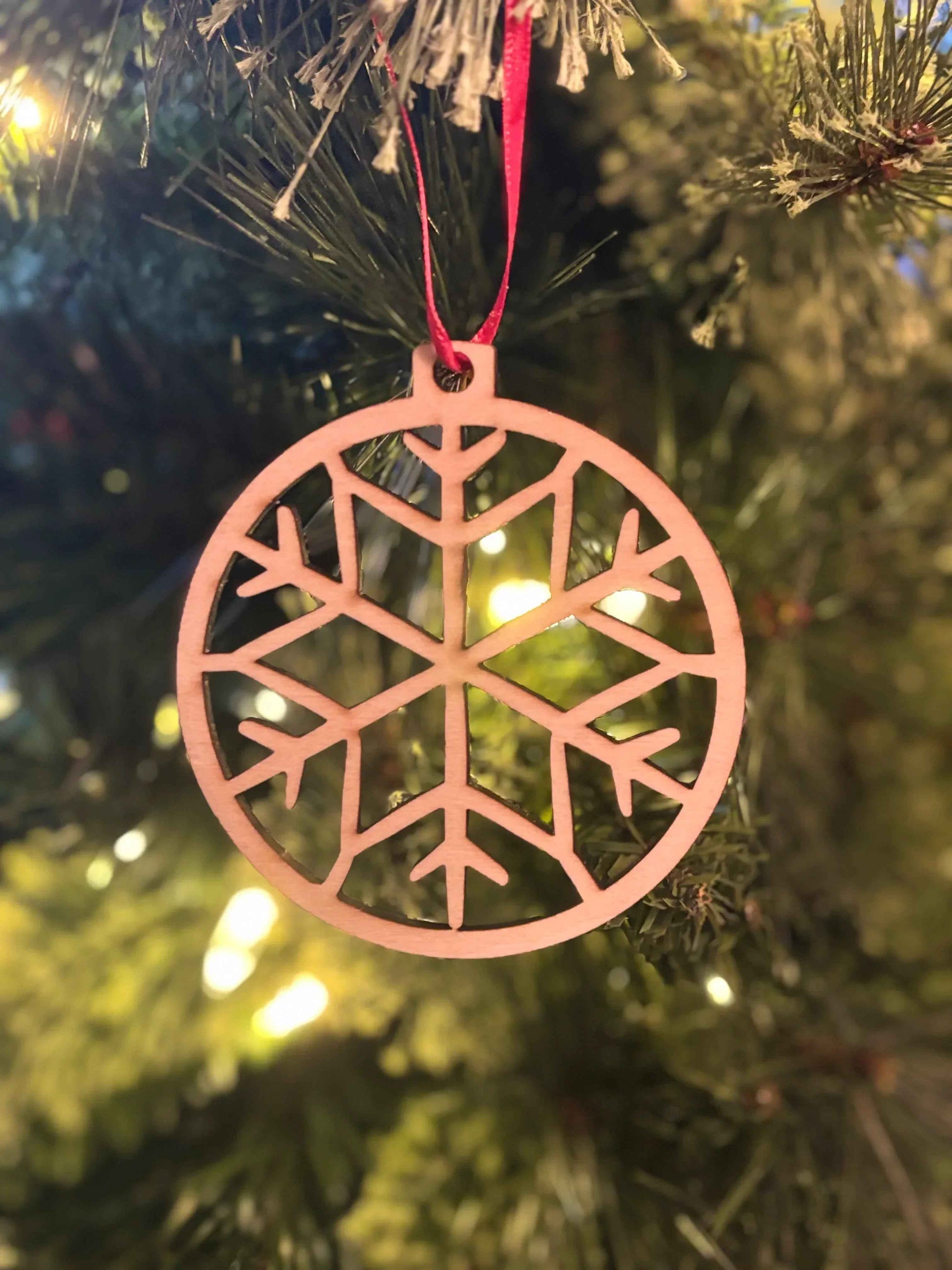 Wooden Engraved Ornament Merry Christmas Wreath