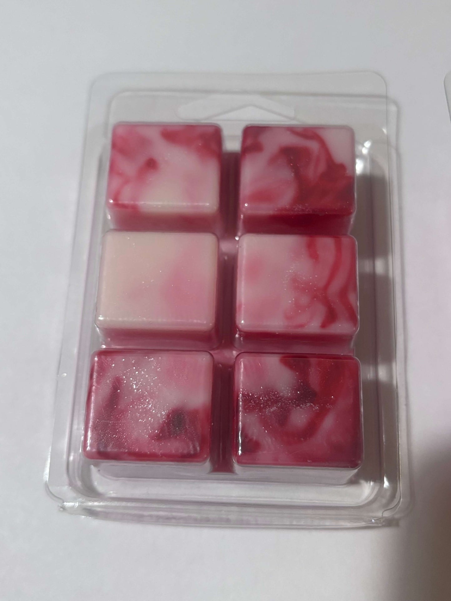 Apple Cinnamon Berry Soy Wax Melt packaging with pink wax cubes